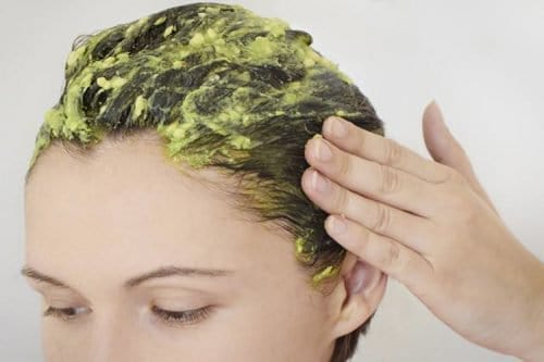 avocat-remedes-pellicules-cheveux
