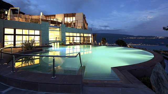 جددي حبك في أفخم المنتجعات الرومانسية في العالم