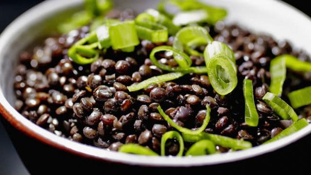 9 أطعمة غنية بالحديد تعرفي عليها