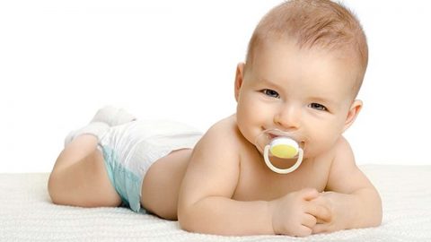 كيف تتعاملين مع قشرة الحليب عند الرضيع؟