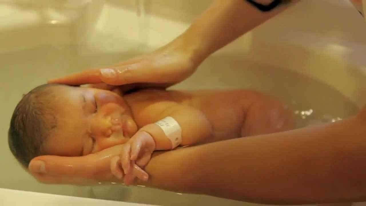 طرق التعامل مع قشرة الحليب عند الرضيع