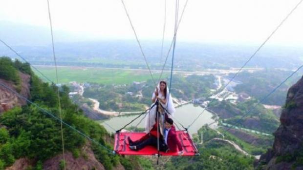 زواج في الهواء