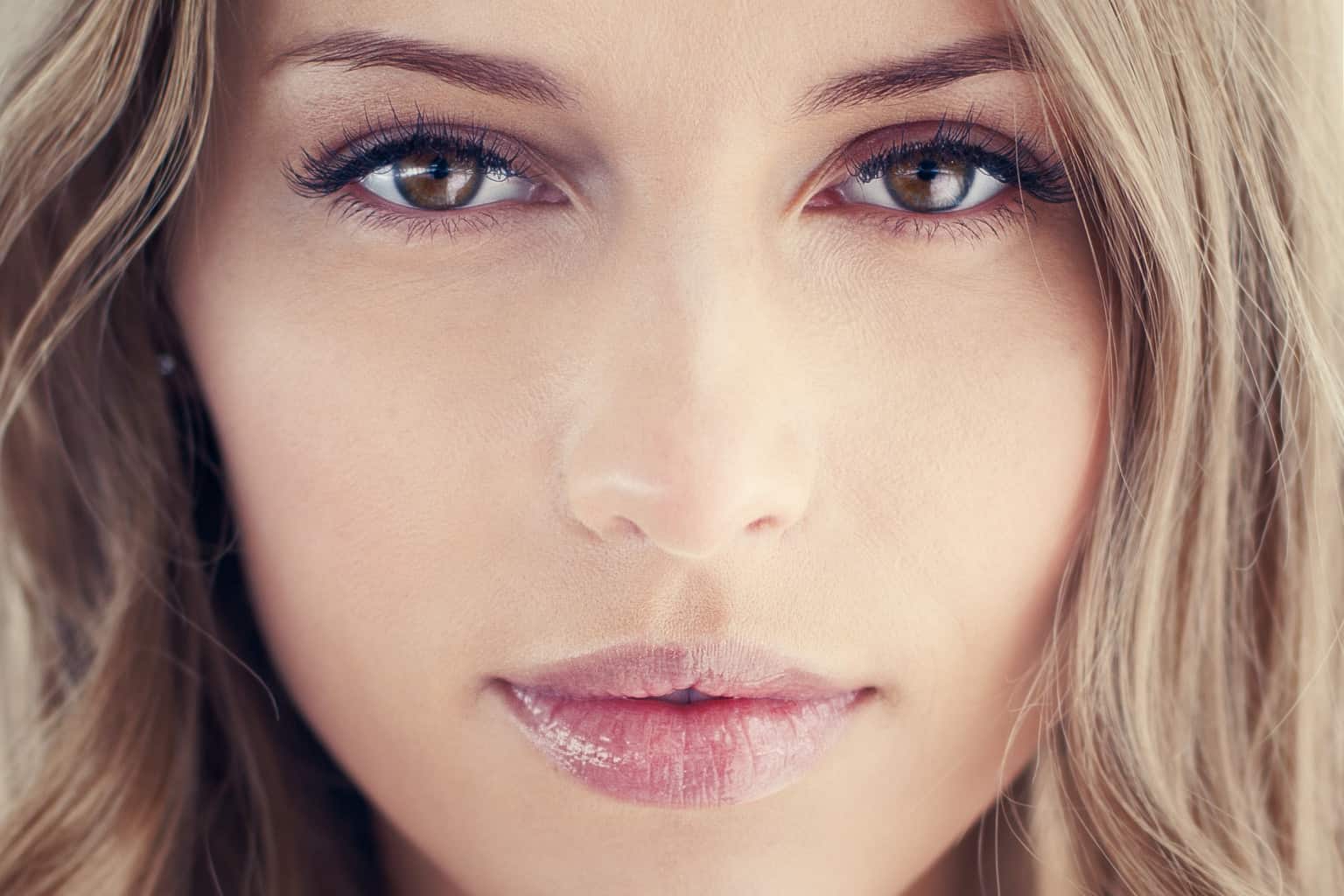 للتخلص من التجاعيد حول الفم وبدون ماكياج