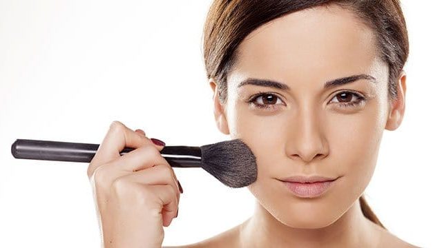 5 أخطاء تجميلية قد تفسد إطلالتك