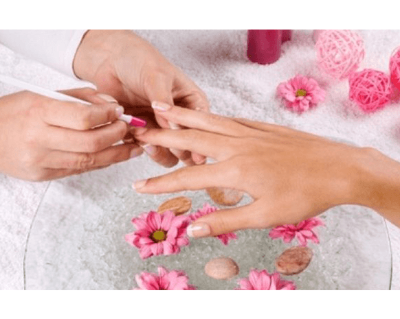 العناية بالأظافر