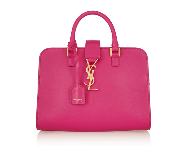 زيني عبايتك بحقائب حملتها أبرز نجوم الموضة العربية