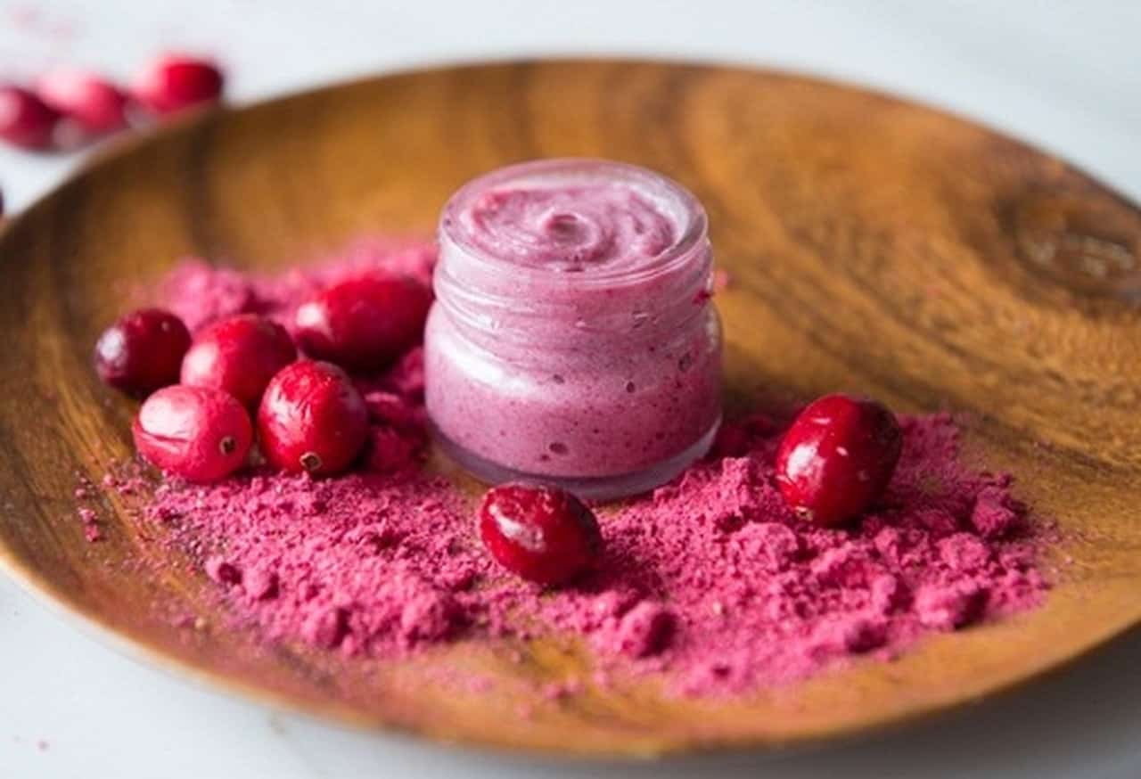 طرق العناية بمستحضرات التجميل