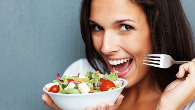 تناولي 5 حصص من الفاكهة والخضار كل يوم حتى تتمتعي بصحة جيدة