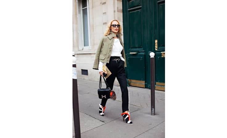 أحذية مزينة بالزغب