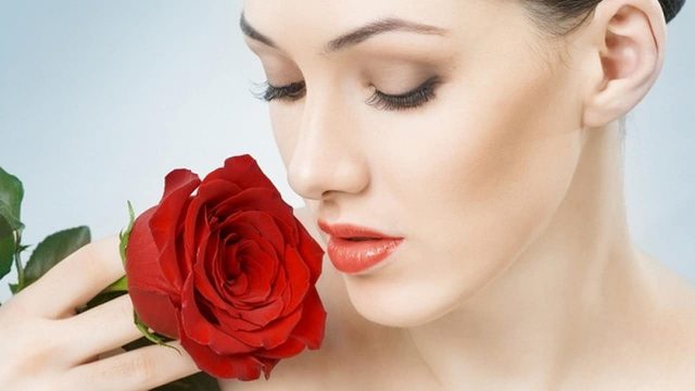 ماكياج خاص لإخفاء آثار التعب خلال الدورة الشهرية