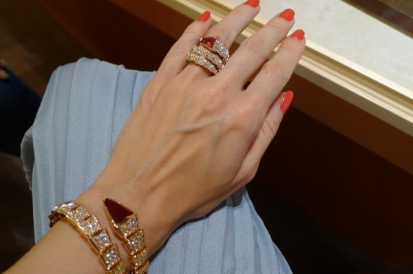 بالصور: مجموعة مجوهرات Serpenti بتصميمات الأفعى من بولغري