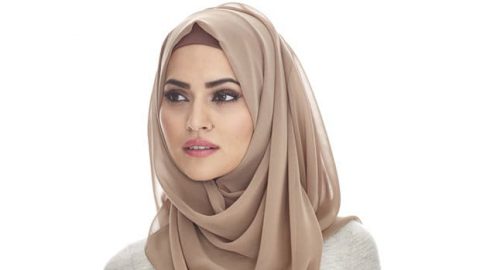 بالصور: كيف تختارين الحجاب المناسب لشكل وجهك؟