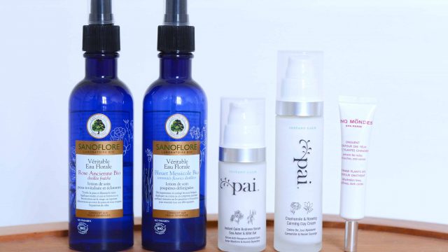 روتين العناية بالبشرة باستخدام مستحضرات من ماركات عالمية