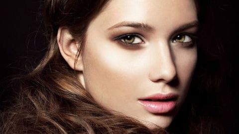 4 حيل مذهلة مع الهايلايتر لإطلالة أكثر من رائعة