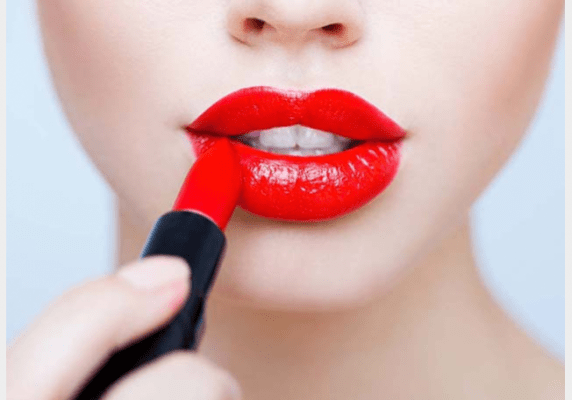 ألوان احمر الشفاه
