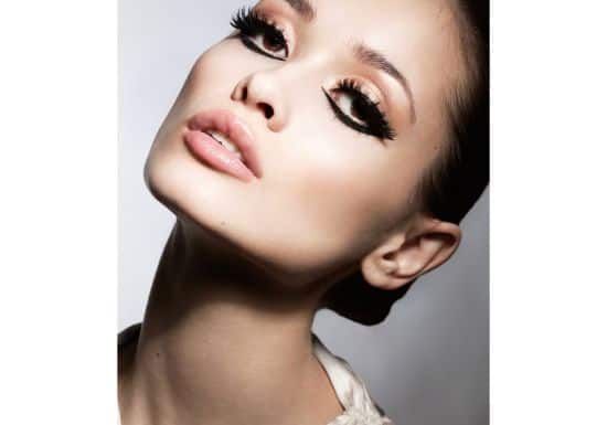 جربي أيلاينر عيون القطة بالمقلوب!