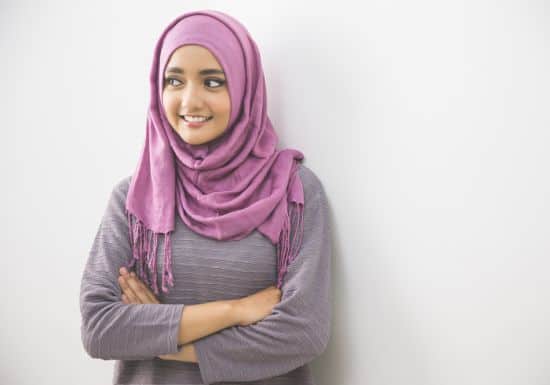 كيف تعتنين بشعرك تحت الحجاب؟