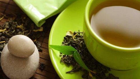 استعملي قناع الشاي الأخضر لبشرة صحية