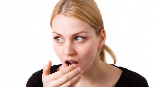 احذري رائحة الفم الكريهة