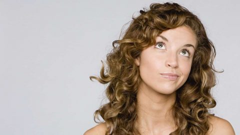 نصائح للعناية بفروة الرأس الدهنية