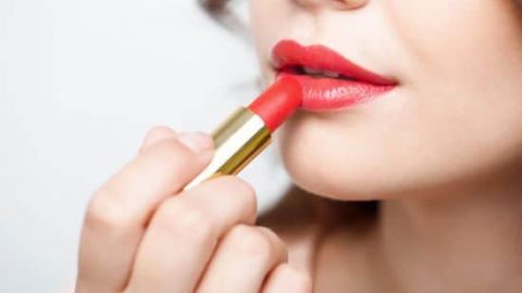 كيف تطبقين الروج المناسب لشكل شفاهك ؟