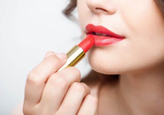 كيف تطبقين الروج المناسب لشكل شفاهك ؟