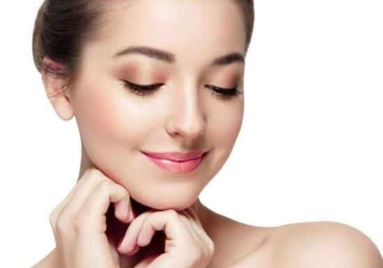 أسرار تجميلية تجعلك أصغر في السن جربيها