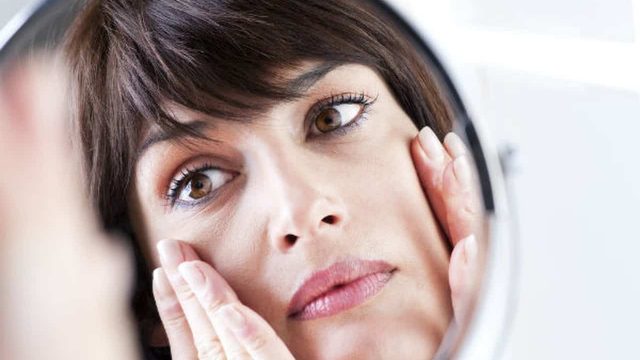 نصائح للتخلص من علامات الإرهاق على الوجه