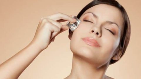 كيف تستفيدين من مكعبات الثلج لبشرة مشرقة