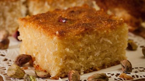 البسبوسة بالبندق