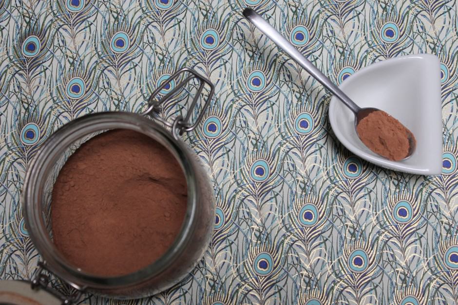 قناع الطين الوردي وماء الورد 