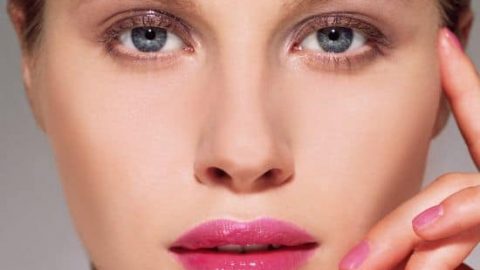 كيف تتخلصين من اصفرار العيون؟