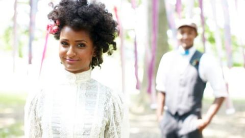 بالصور: عرائس اخترن الزواج بشعر مجعد