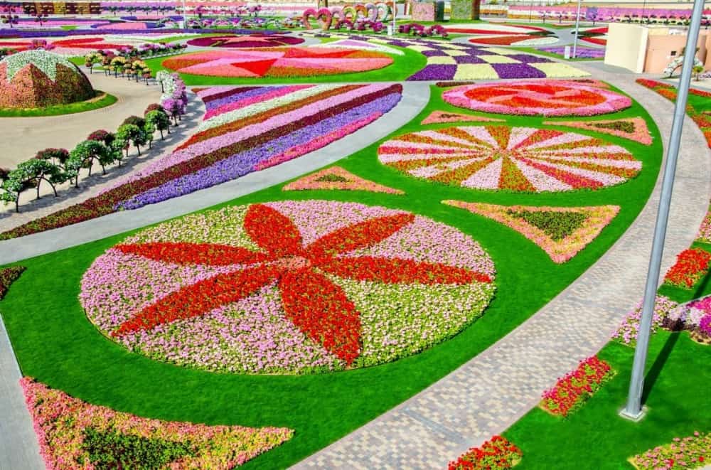 صور الأشكال الهندسية فى حديقة دبي ميراكل غاردن