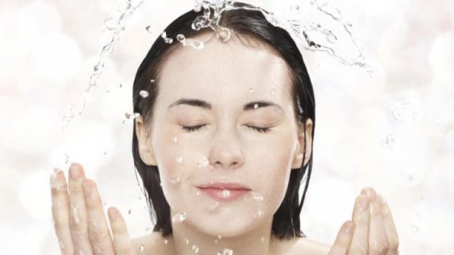 اعتني ببشرتك بحسب نوعها ودون مبالغة هذا الخريف