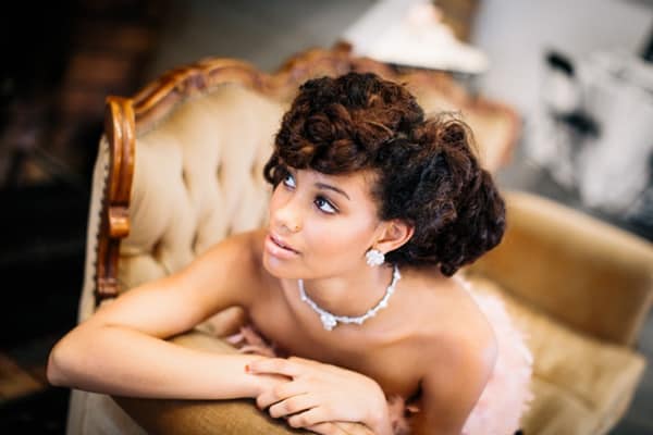 تسريحات الشعر الخشن للعرائس