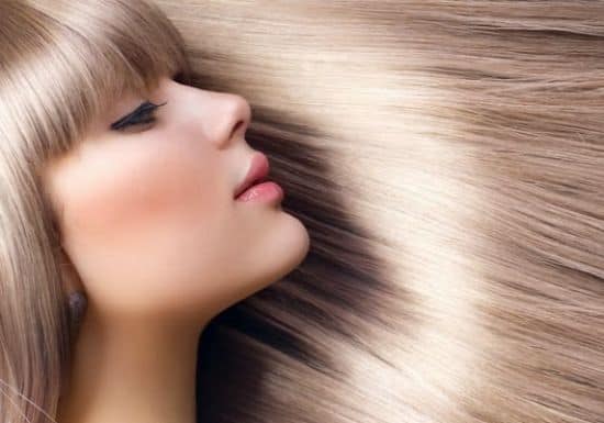 وصفات منزلية بسيطة لتمليس الشعر المجعد