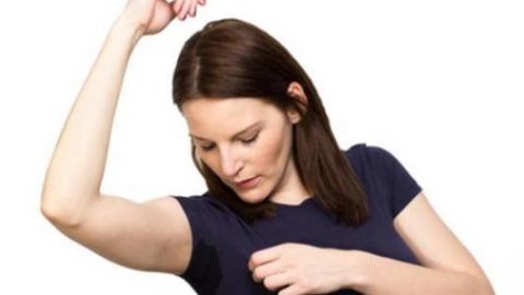 تعرفي على هذه الوصفات الطبيعية للتخلص من رائحة العرق