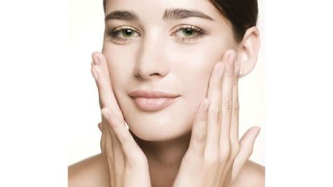 كيف تحصلين على بشرة مضيئة في دقائق؟