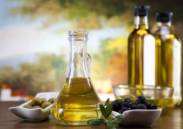 فوائد زيت الزيتون للبشرة