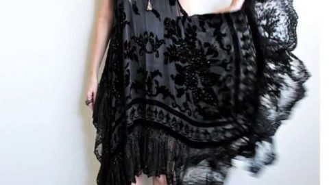 جربي فساتين المخمل والدانتيل لخريف 2016