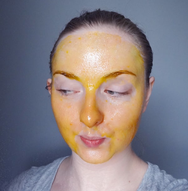 قناع العسل والبيض لترطيب البشرة في دقائق