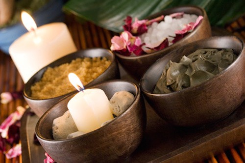 مقشرات للجسم بمكونات طبيعية