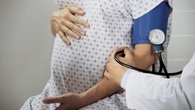 تعرفي على أهم أسباب تأخر الحمل