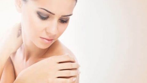 اكتشفي فوائد زيت الجوجوبا التجميلية