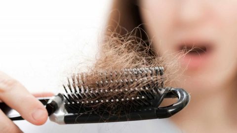 وصفات طبيعية لعلاج تساقط الشعر بعد الولادة