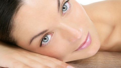 وصفات أساسية طبيعية للعناية بالبشرة