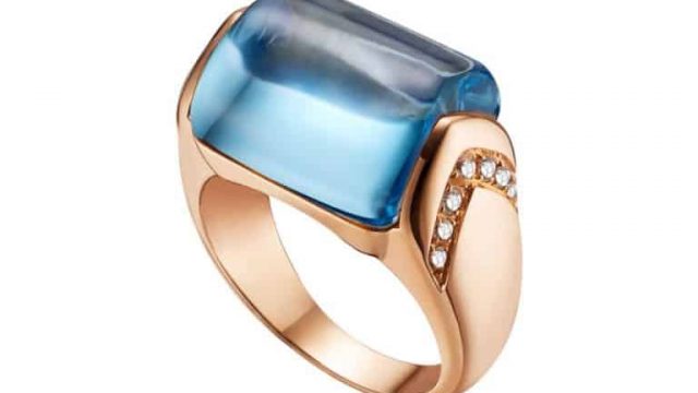 شتاء لامع مع خواتم فاخرة بالأحجار الملونة