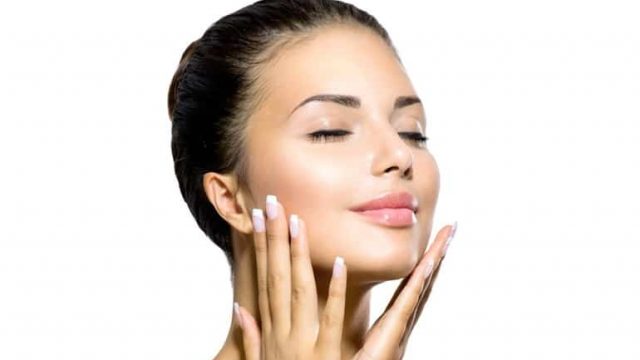 تخلصي من تصبغات البشرة مع سيروم فلوريتين من Skin Ceuticales