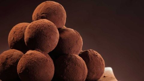 كرات الشوكولاته والقشدة